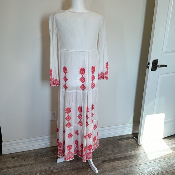 Never been worn Guadalupe Design maxi dress - size small. New without tags. - Picture 4 of 8